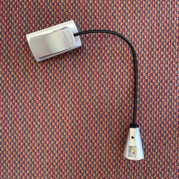 3/$20 Clip-on book light - Picture 1 of 3